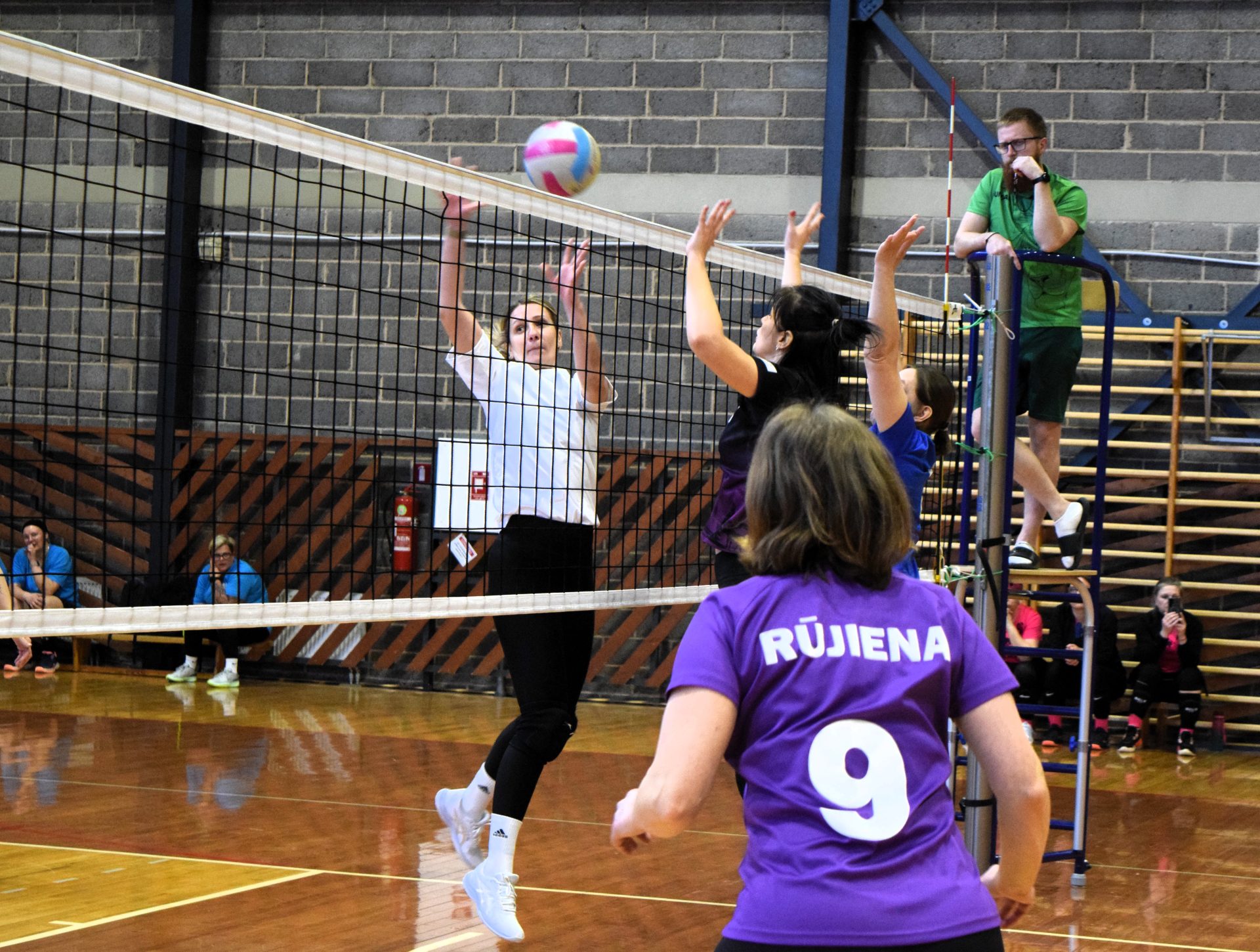 Rūjienā aizvadīts catch’n serve ball MIX čempionāta 6. posms