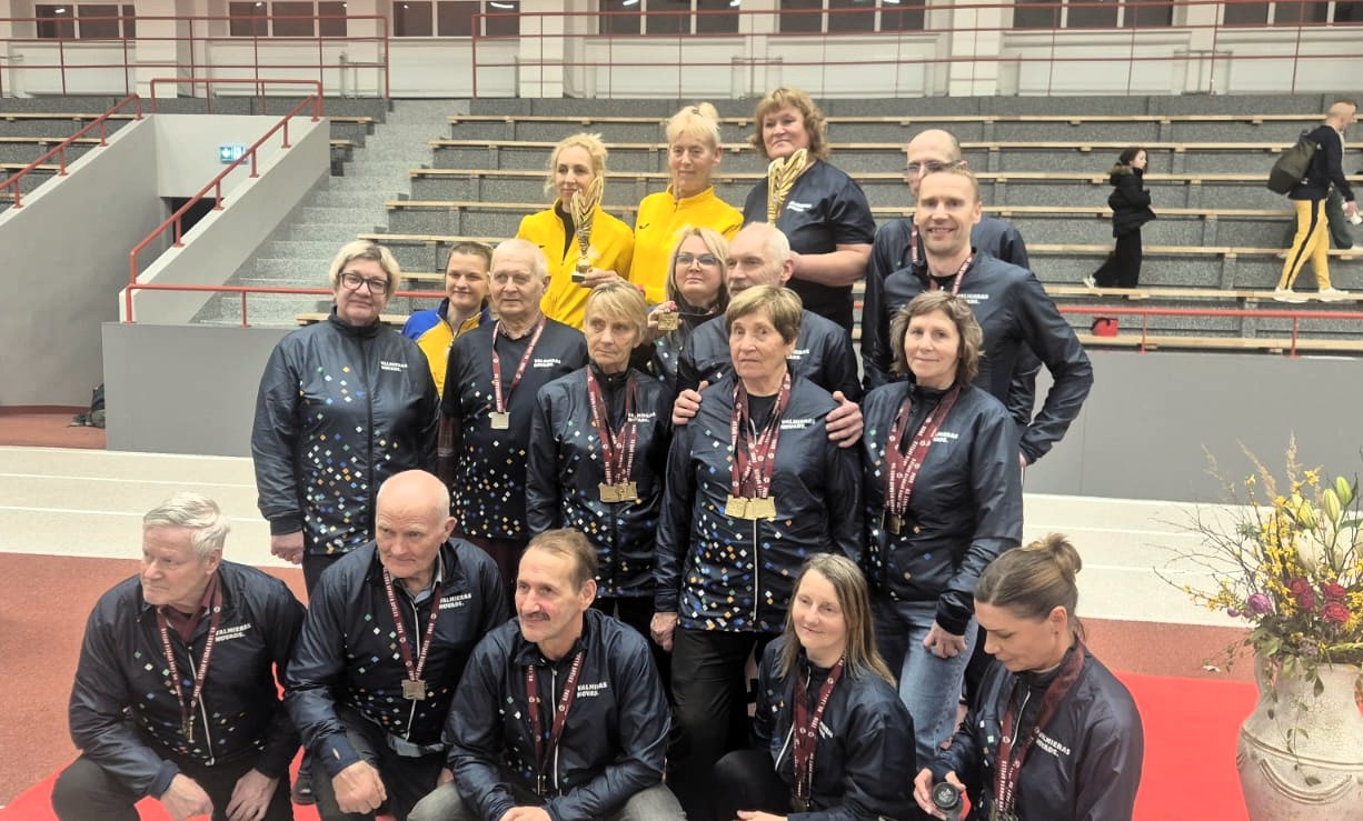 Mirķļi no Valmieras vieglatlētikas vecmeistaru dalības Latvijas Sporta veterānu-senioru savienības 63. sporta spēļu vieglatlētikas sacensībās telpās