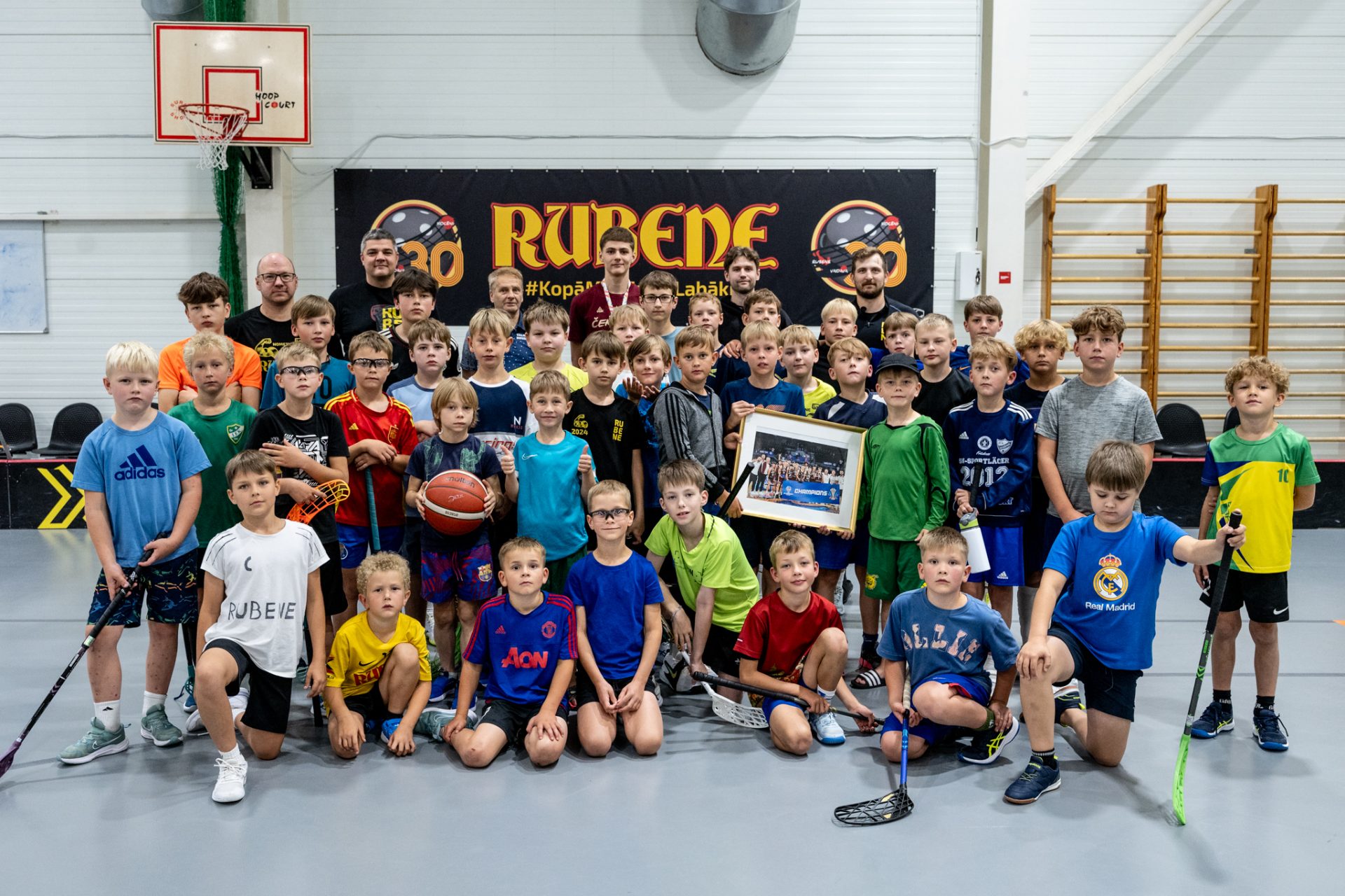 Eiropas čempions Kristiāns Martinsons viesojas Kocēnu Sporta skolas nometnē